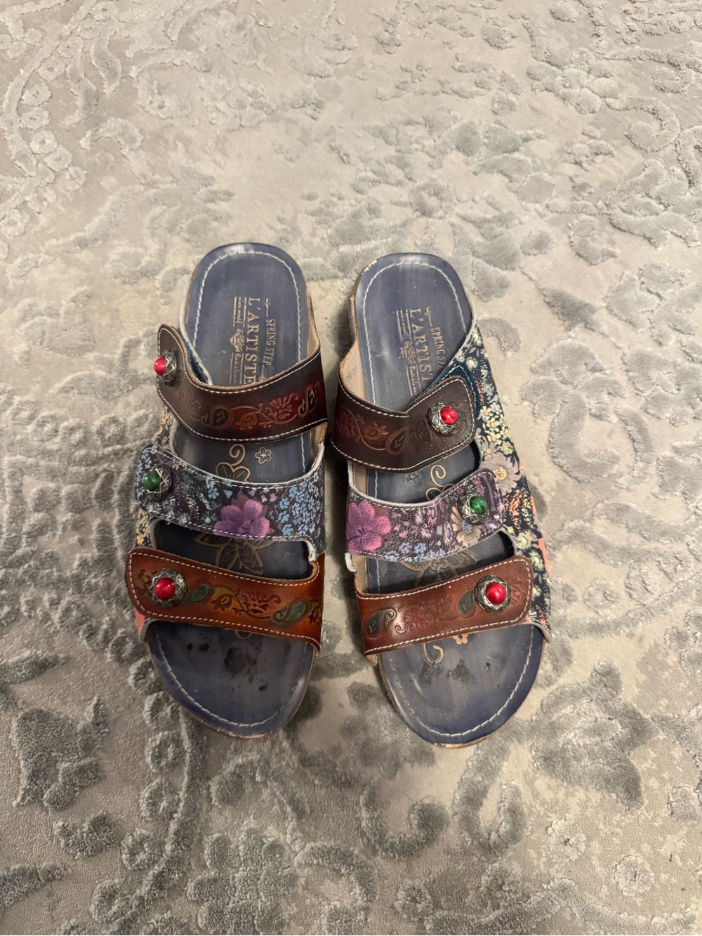 Spring step shoes size 10